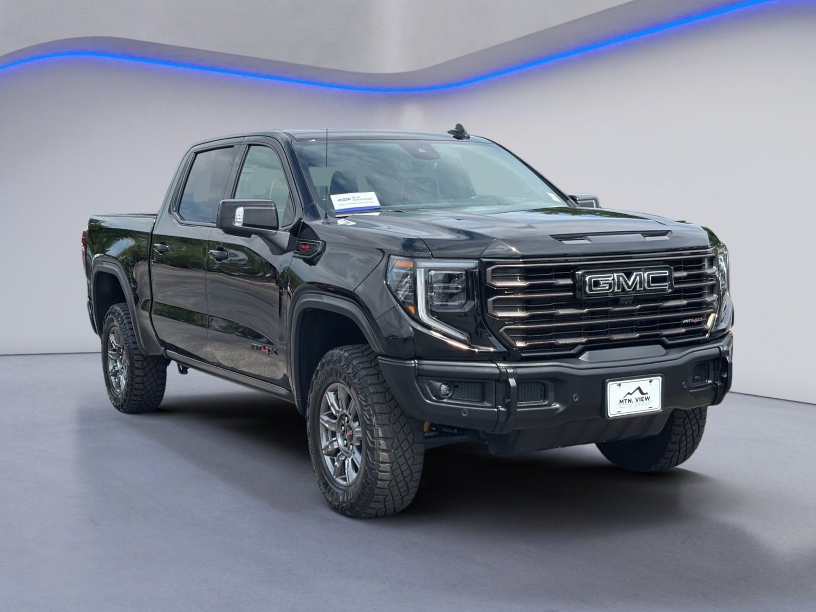 Used 2026 GMC Sierra 1500 AT4X w/ LPO, Black Badging Package AWD/4WD image 5