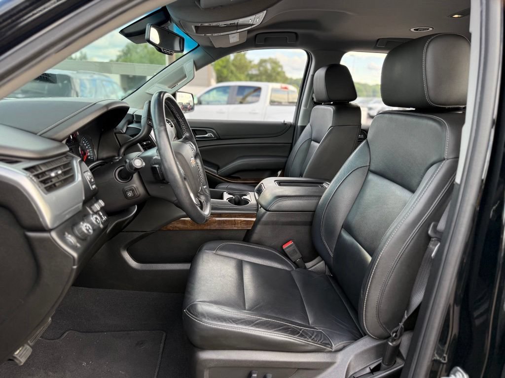 Used 2019 Chevrolet Tahoe LT w/ Luxury Package AWD/4WD image 13