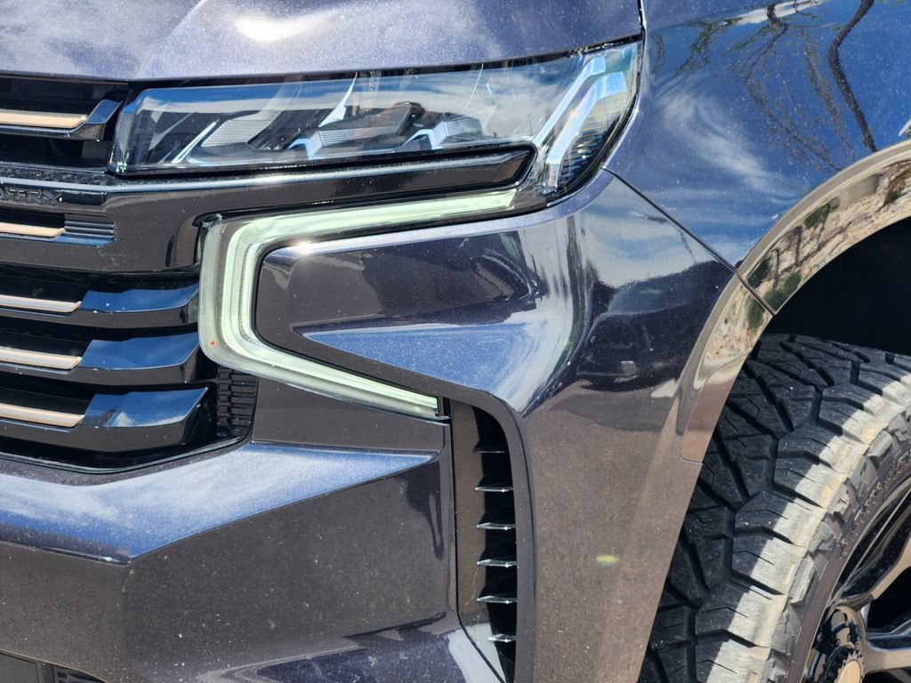 Used 2024 Chevrolet Tahoe High Country AWD/4WD image 9