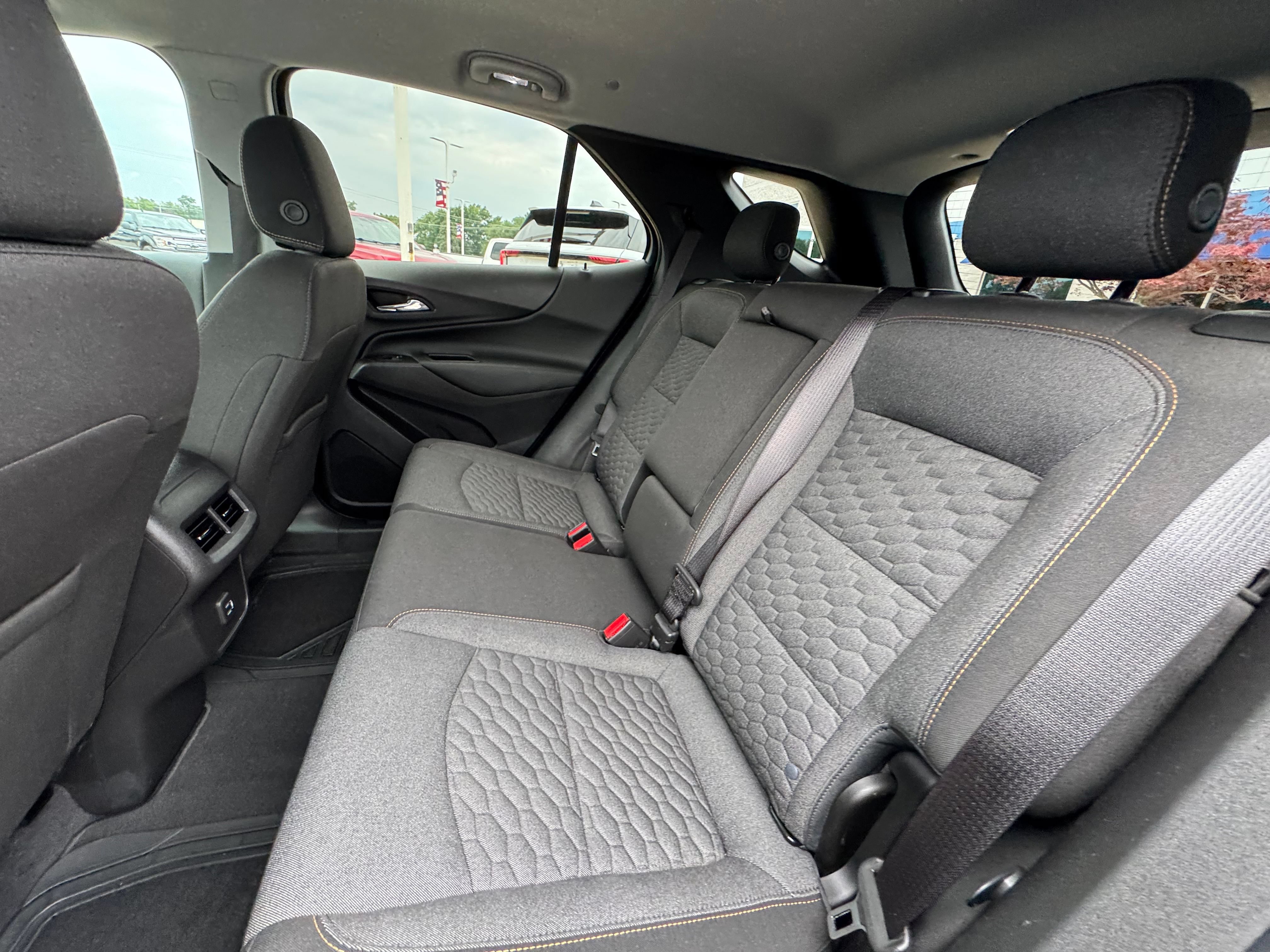 Used 2020 Chevrolet Equinox LT FWD image 24