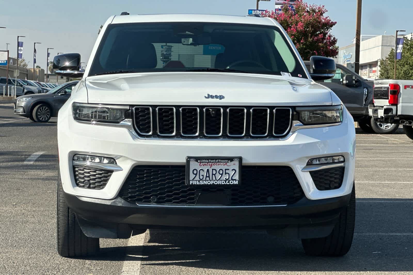 Used 2023 Jeep Grand Cherokee 4WD 4xe w/ Luxury Tech Group II image 11