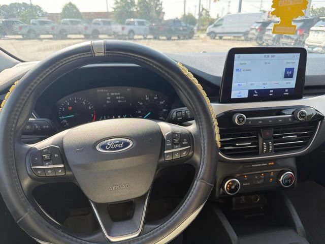 Certified 2021 Ford Escape SE FWD image 11