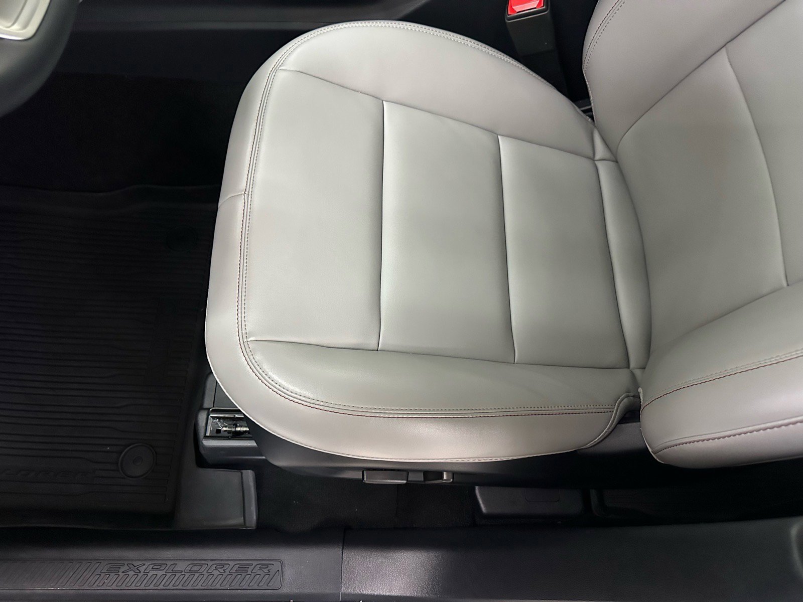 Certified 2025 Ford Explorer Active w/ Active Comfort Package image 22