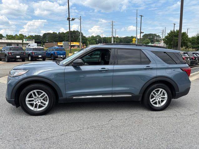 Certified 2025 Ford Explorer Active w/ Active Comfort Package RWD image 5