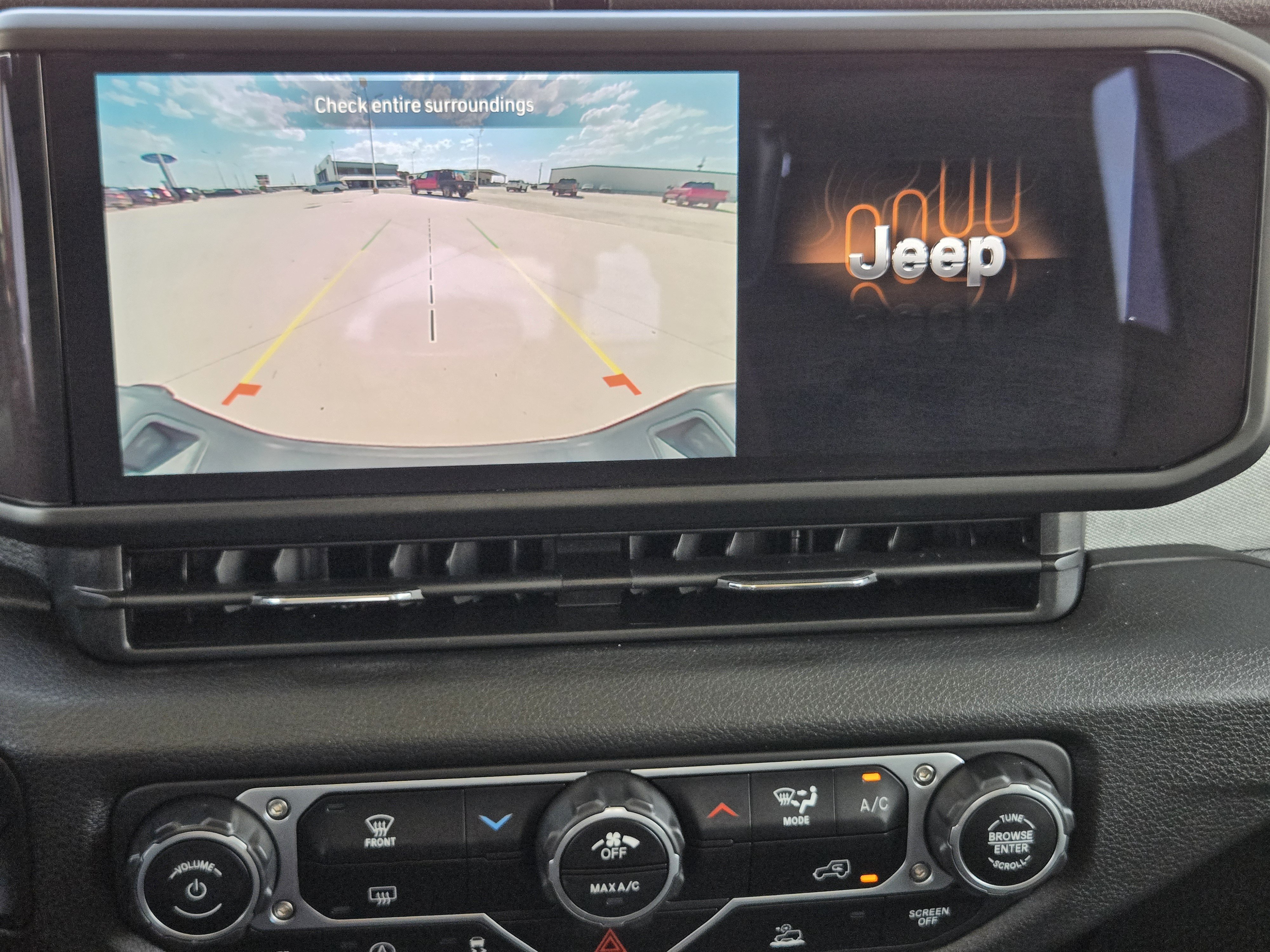 Used 2025 Jeep Gladiator Sport AWD/4WD image 18