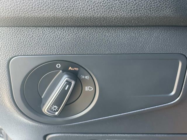 Used 2023 Volkswagen Tiguan SE R-Line image 17