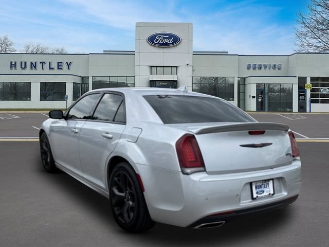 Used 2021 Chrysler 300 S w/ S Model Appearance Package RWD image 5