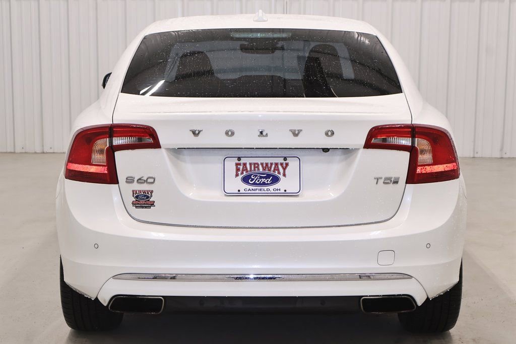 Used 2017 Volvo S60 T5 Inscription image 5