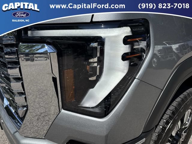 Used 2025 GMC Sierra 2500 Denali w/ Denali Reserve Package AWD/4WD image 11