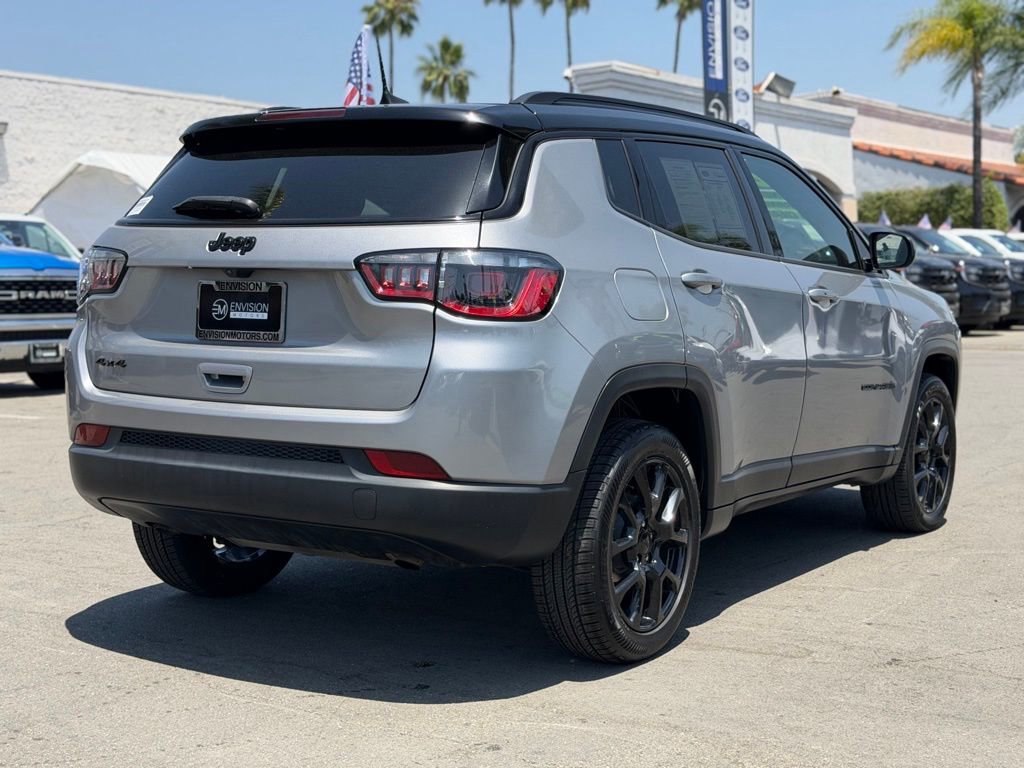 Used 2023 Jeep Compass Latitude AWD/4WD image 11