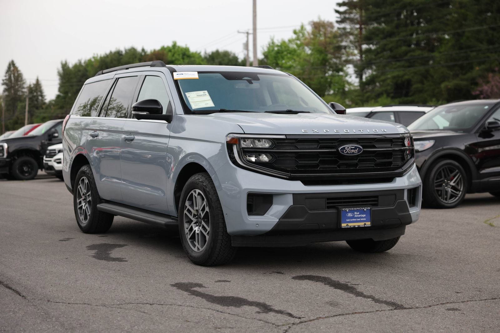 Certified 2025 Ford Expedition Active AWD/4WD image 3