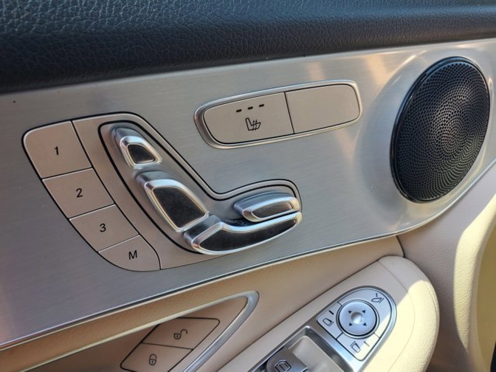 Used 2021 Mercedes-Benz GLC 300 GLC 300 SUV image 16