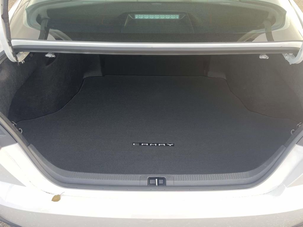 Used 2025 Toyota Camry SE image 25
