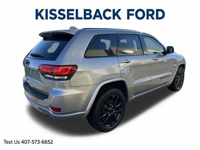 Used 2017 Jeep Grand Cherokee Altitude image 3
