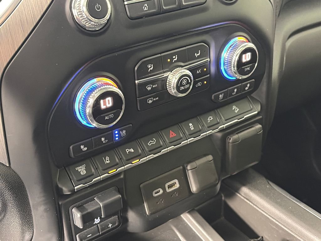 Used 2020 GMC Sierra 3500 Denali w/ Denali Ultimate Package AWD/4WD image 21