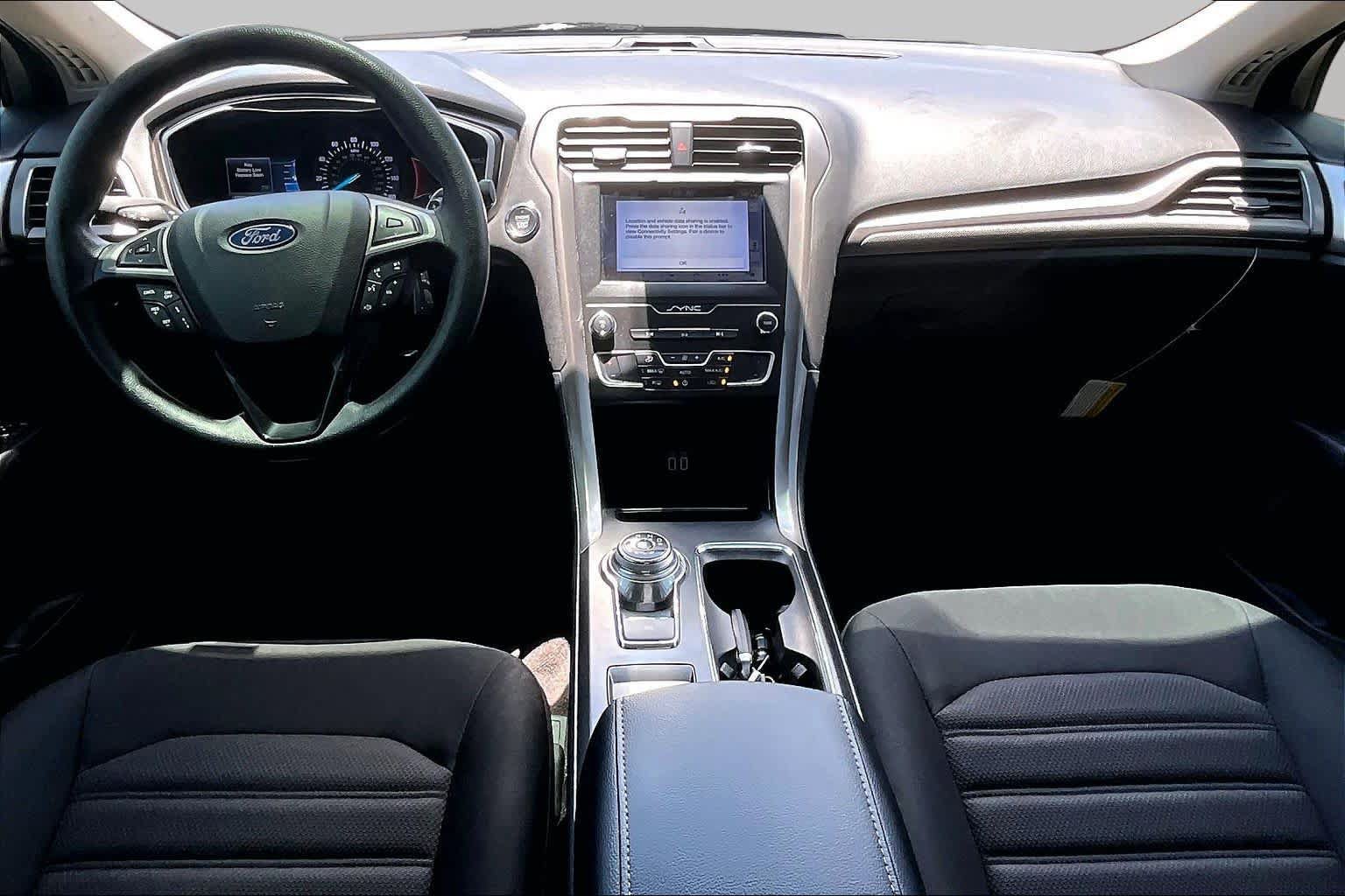 Certified 2019 Ford Fusion SE FWD image 16