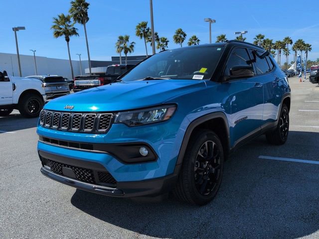 Used 2024 Jeep Compass Latitude w/ Altitude Special Edition image 8