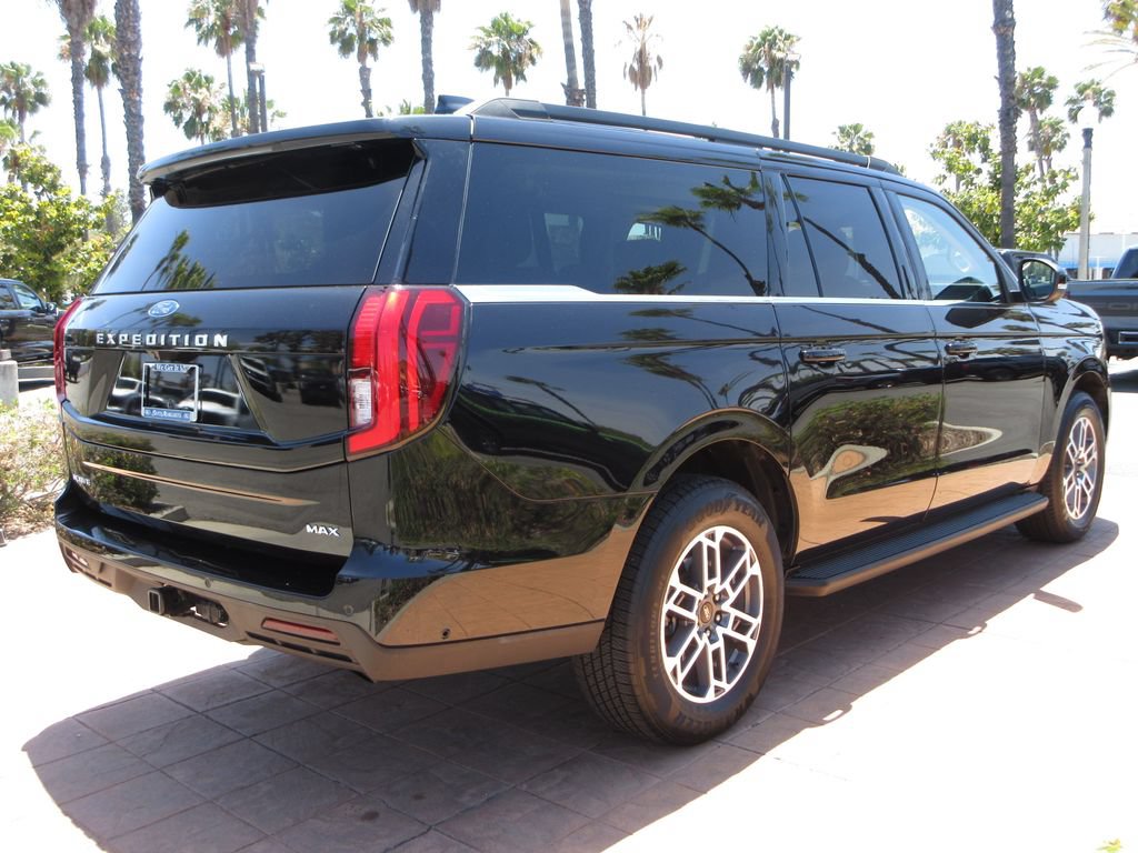 Certified 2025 Ford Expedition Max Active RWD image 4