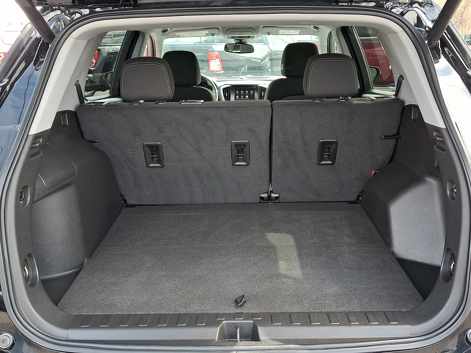 Used 2023 GMC Terrain SLE w/ Driver Convenience Package image 30