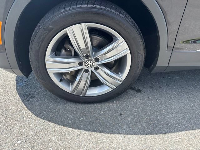 Used 2019 Volkswagen Tiguan SEL Premium AWD/4WD image 14