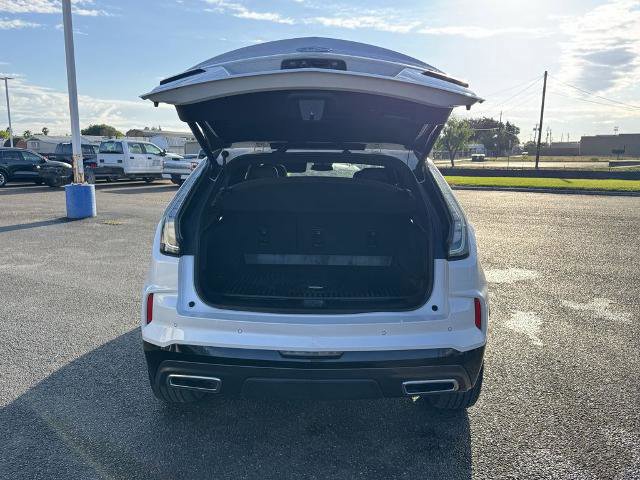 Used 2024 Cadillac XT4 Sport image 9