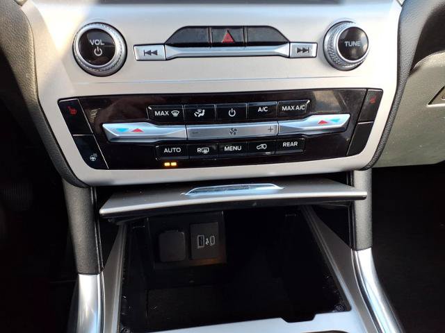 Certified 2022 Ford Explorer XLT w/ Equipment Group 202A AWD/4WD image 22
