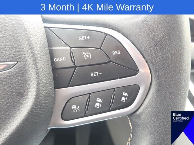 Used 2023 Chrysler Pacifica Touring-L FWD image 45