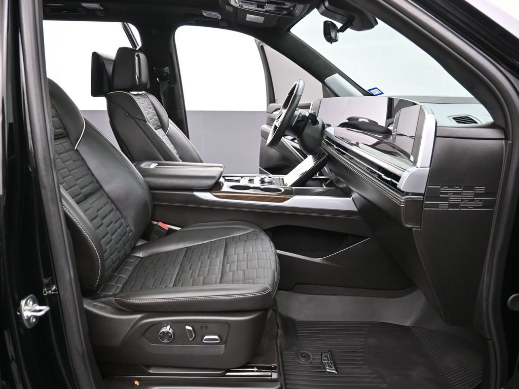 Used 2025 Cadillac Escalade Sport Platinum w/ LPO, Floor Liner Package image 27