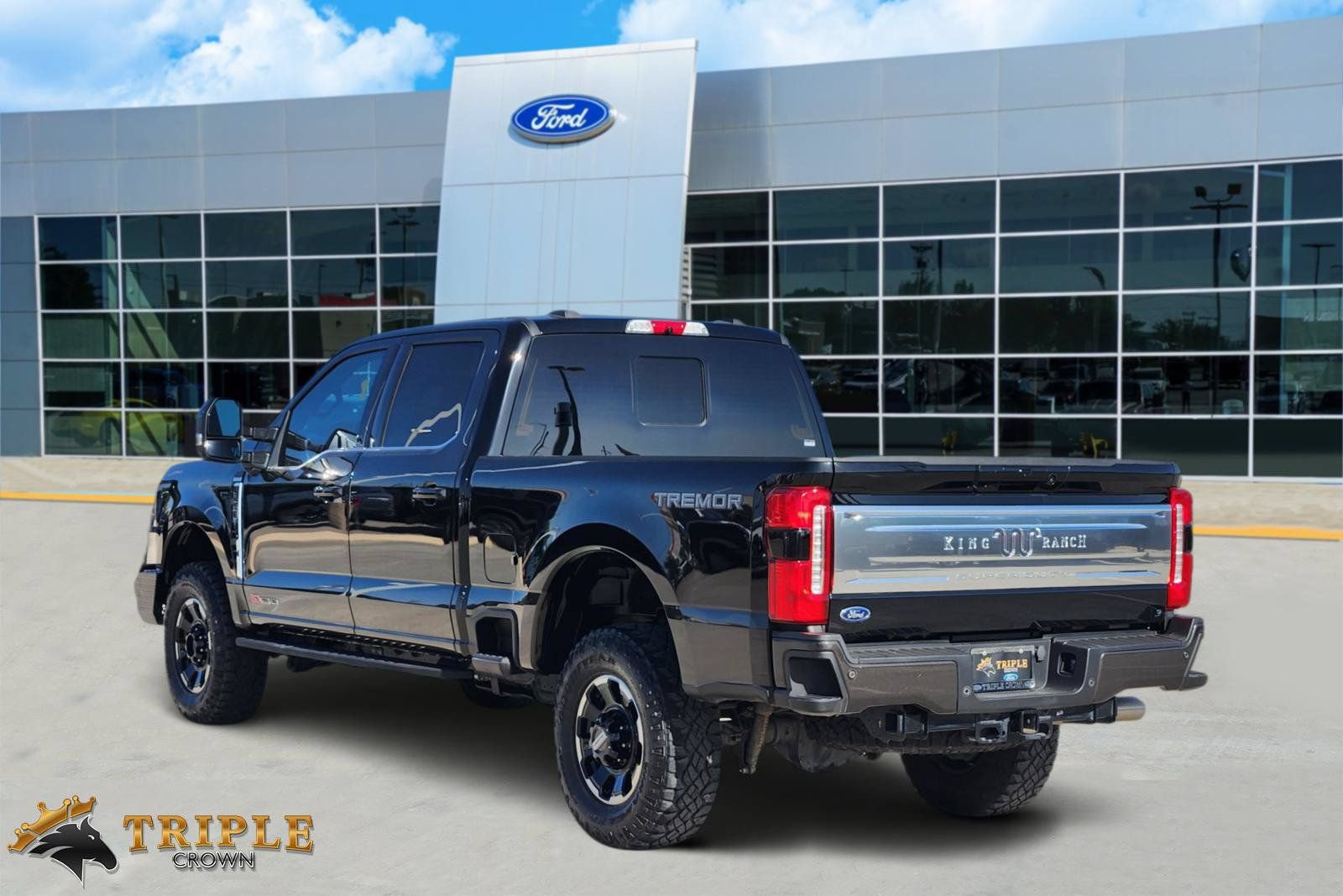 Certified 2025 Ford F250 King Ranch w/ Tremor Off-Road Package AWD/4WD image 4
