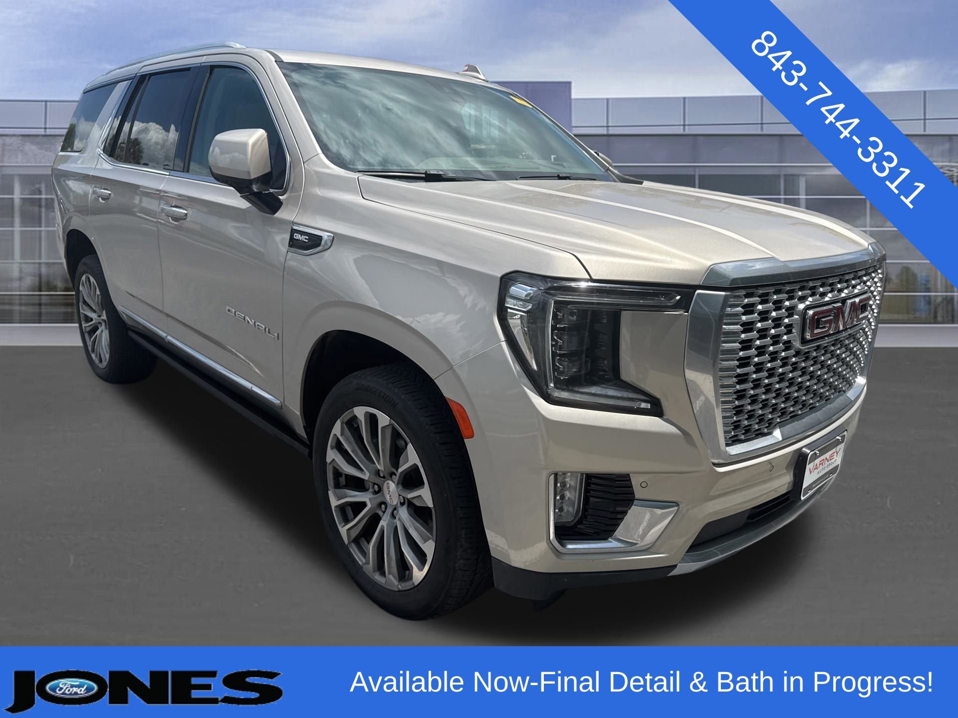 Used 2021 GMC Yukon Denali w/ Denali Premium Package AWD/4WD image 1