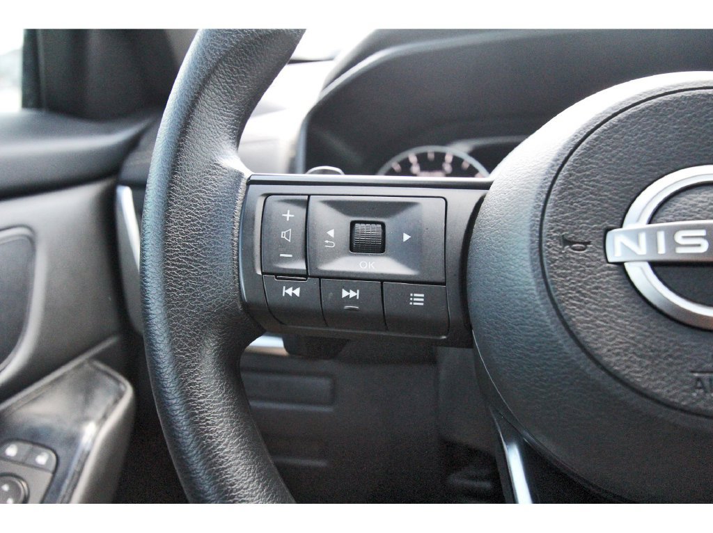 Used 2024 Nissan Rogue S FWD image 21