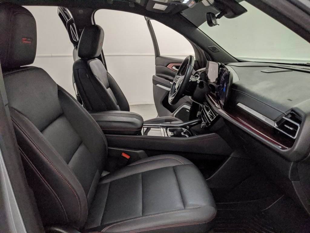 Used 2025 Chevrolet Traverse Z71 w/ Enhanced Driving Package AWD/4WD image 22