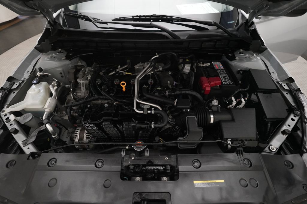 Used 2024 Nissan Altima 2.5 SV FWD image 3