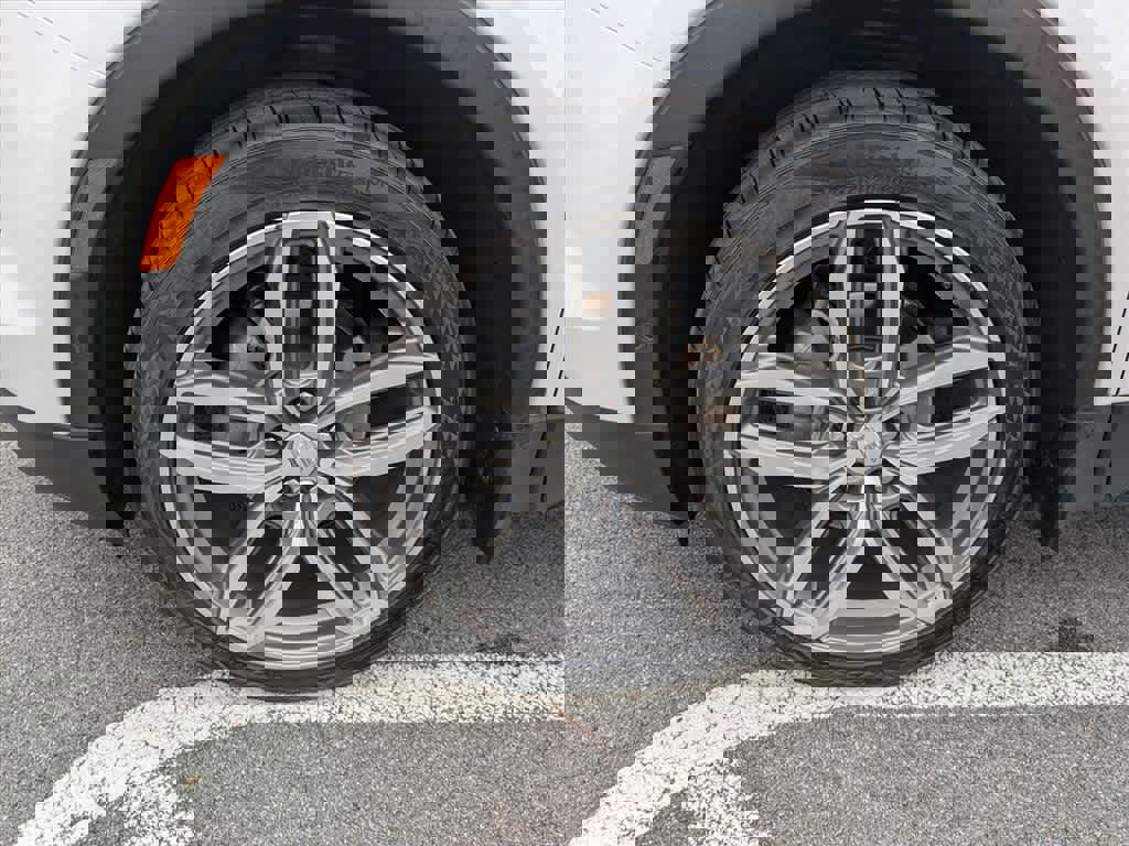 Used 2023 Cadillac XT4 Sport image 5