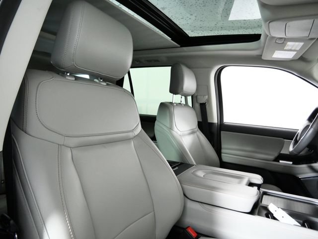 Certified 2025 Ford Expedition Active AWD/4WD image 11