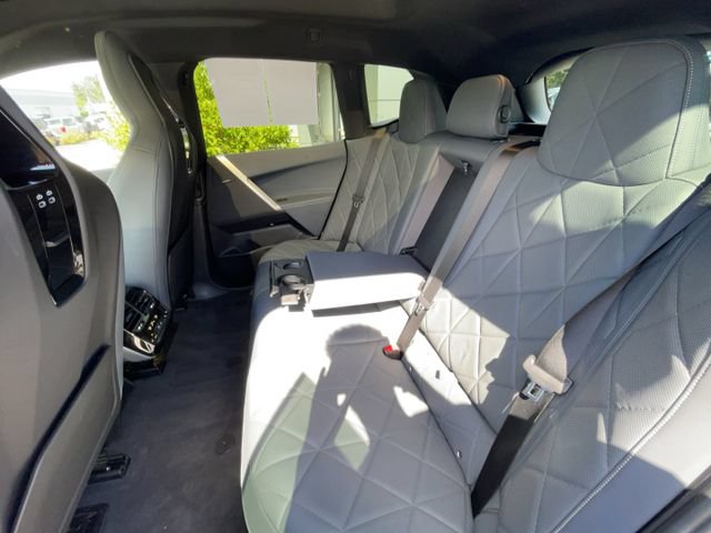 Used 2022 BMW iX xDrive50 w/ Premium Package AWD/4WD image 38