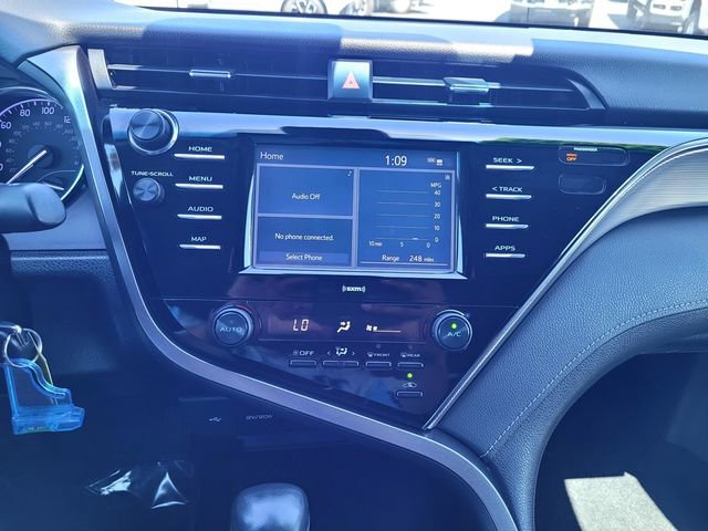 Used 2020 Toyota Camry SE w/ Blackout Package image 20