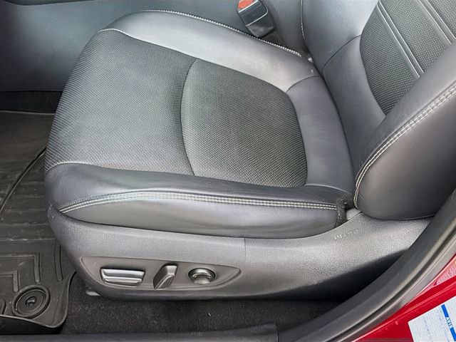 Used 2022 Toyota RAV4 Limited AWD/4WD image 23