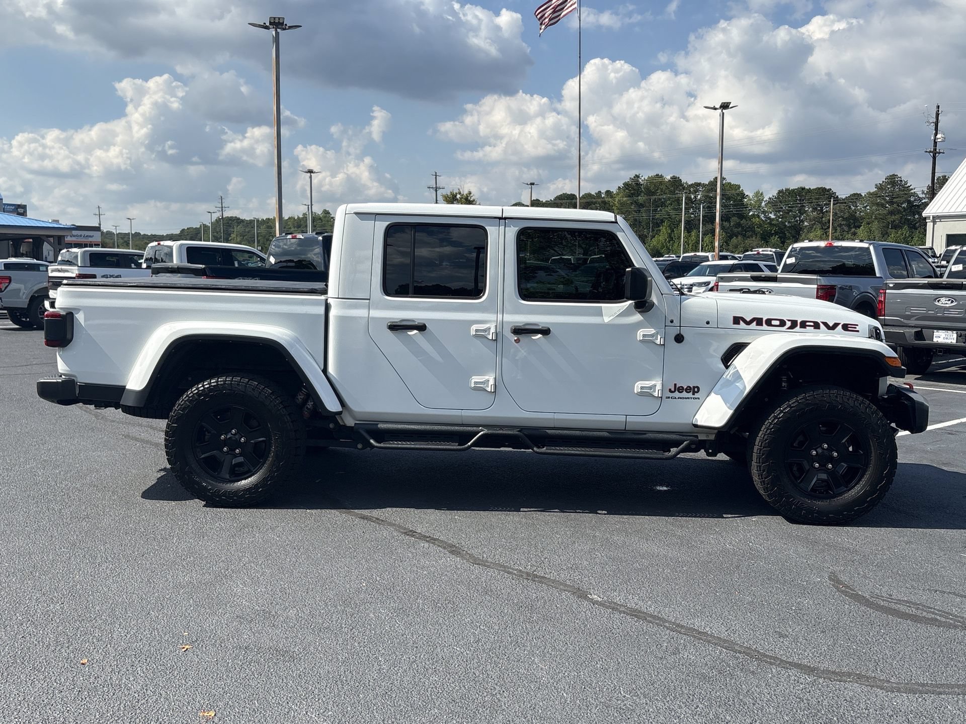 Used 2023 Jeep Gladiator Mojave w/ LED Lighting Group AWD/4WD image 26