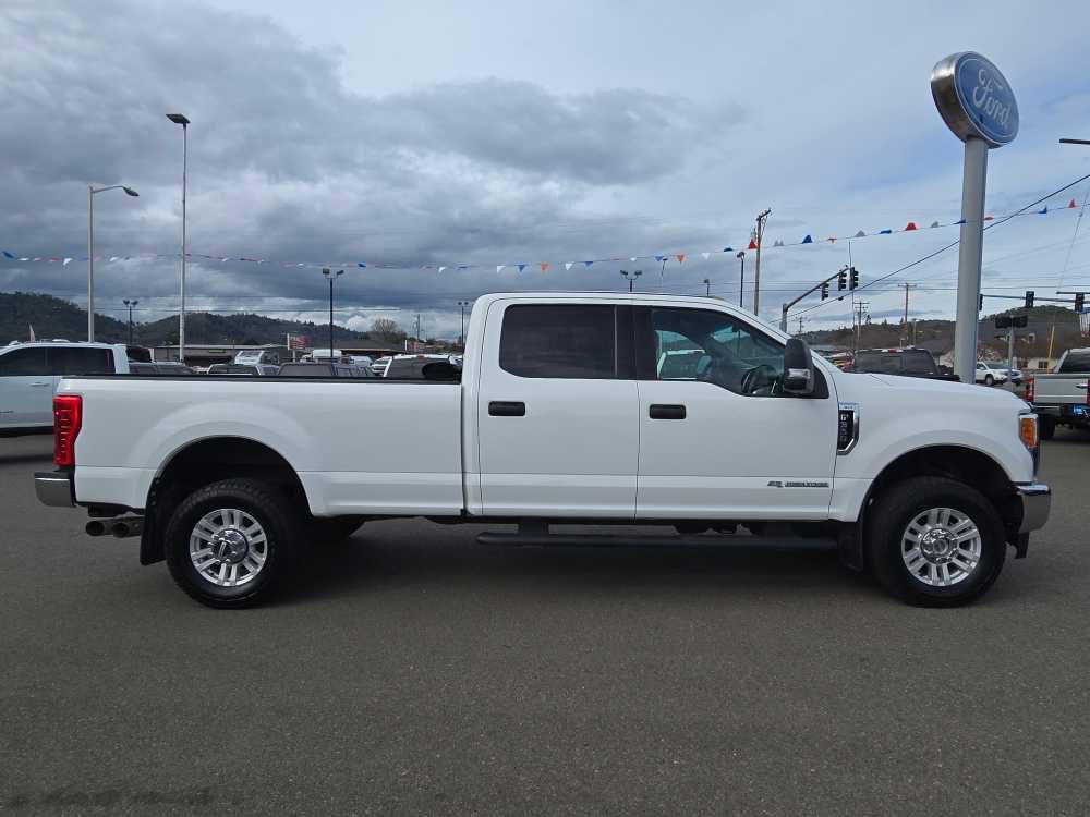 Certified 2017 Ford F350 XLT w/ XLT Value Package image 6