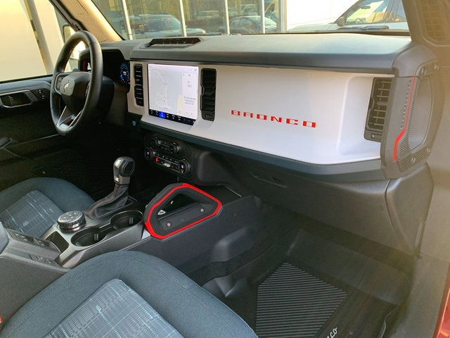 Certified 2025 Ford Bronco Heritage Edition AWD/4WD image 11