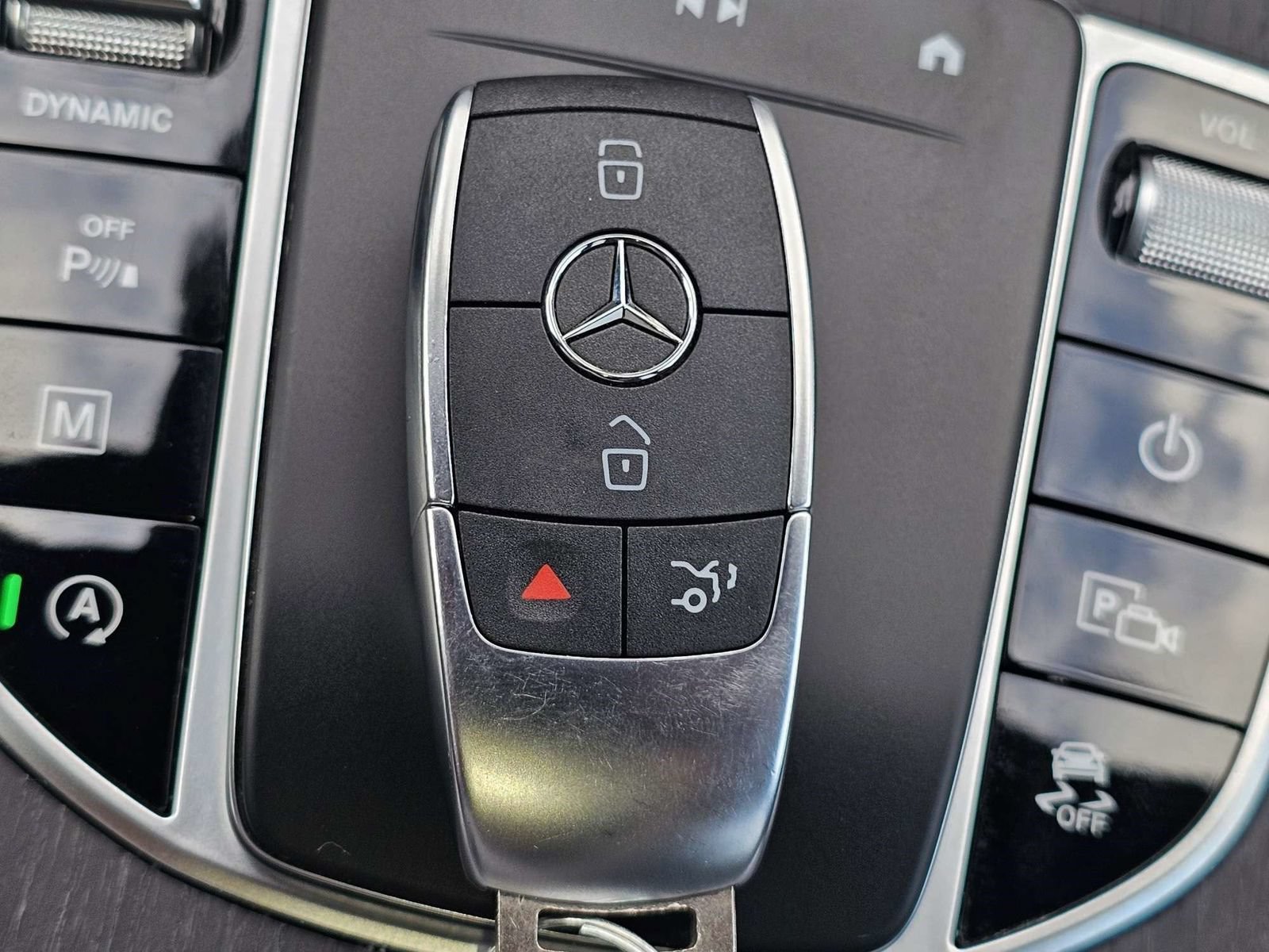 Used 2022 Mercedes-Benz GLC 300 4MATIC w/ Multimedia Package Lite image 32