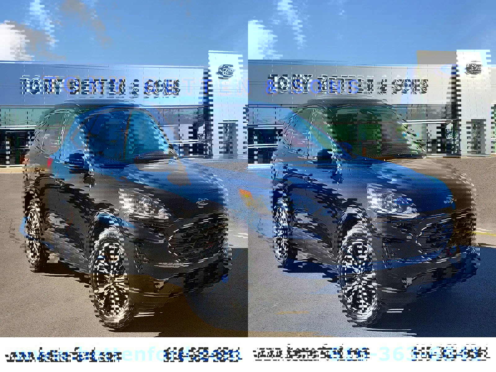 Certified 2022 Ford Escape SE w/ SE Sport Appearance Package image 4