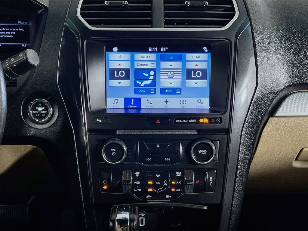Certified 2017 Ford Explorer XLT w/ Equipment Group 202A AWD/4WD image 18
