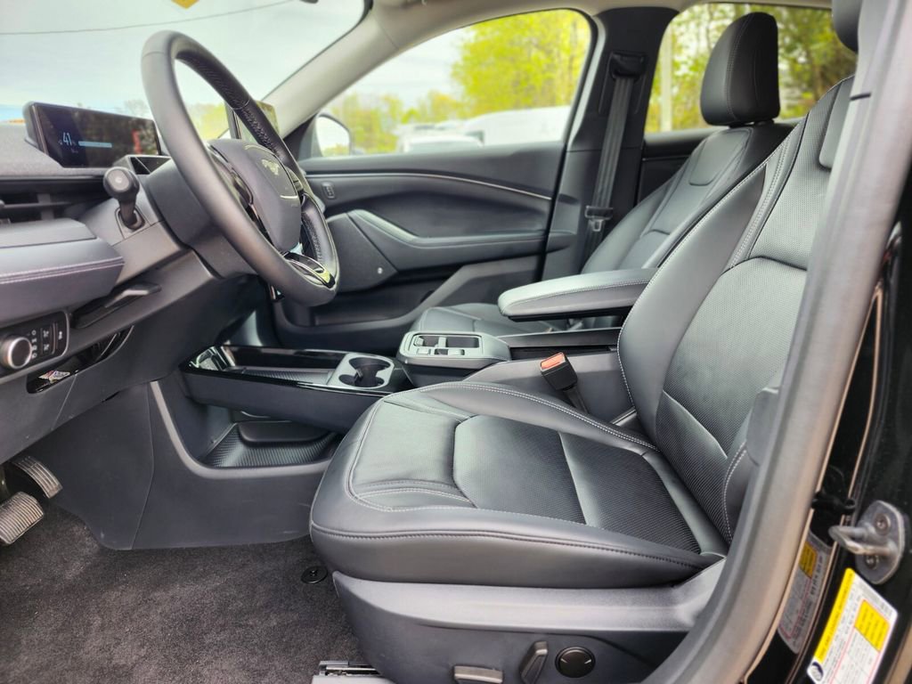 Certified 2025 Ford Mustang Mach-E Premium RWD image 18