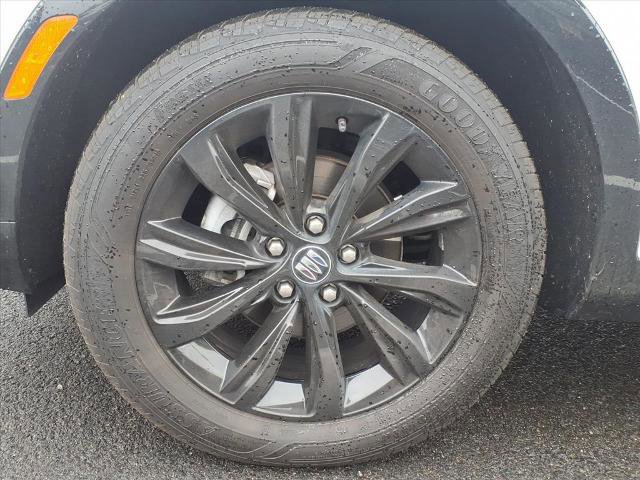 Used 2024 Buick Envista Sport Touring w/ Convenience I Package FWD image 24