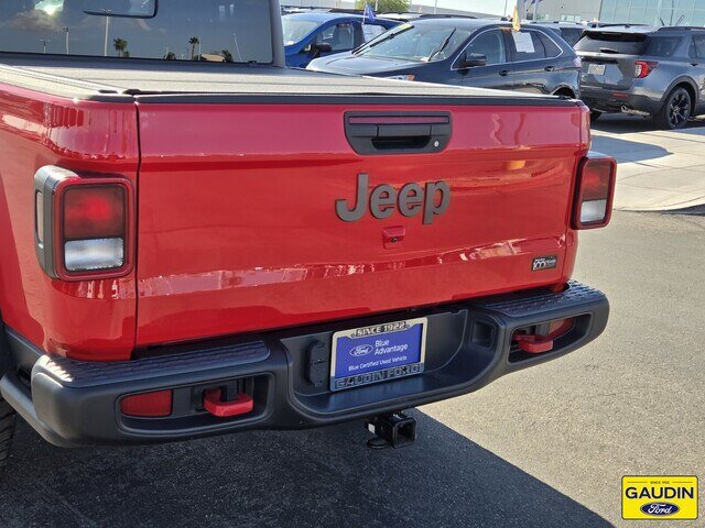 Used 2023 Jeep Gladiator Rubicon w/ Dual Top Group AWD/4WD image 6