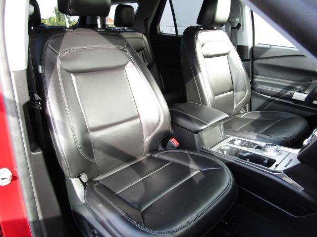 Certified 2022 Ford Explorer XLT w/ Equipment Group 202A AWD/4WD image 9