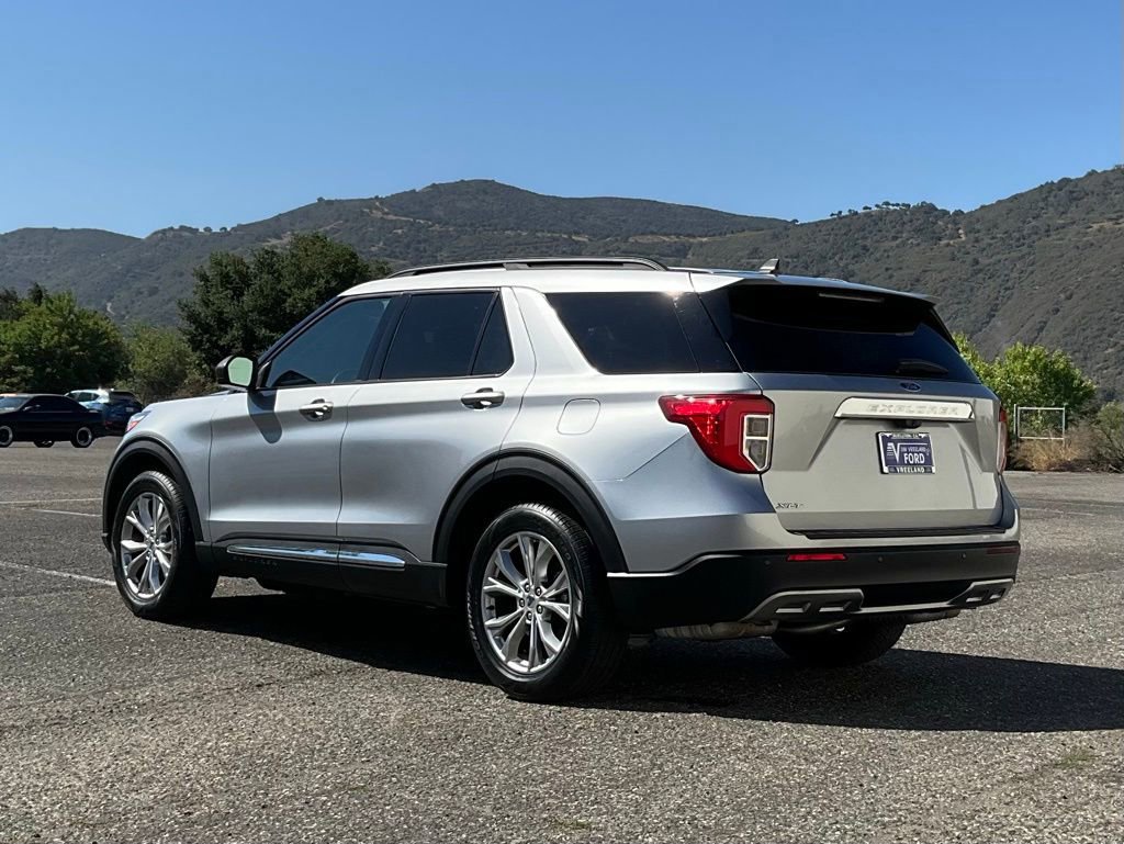 Certified 2022 Ford Explorer XLT w/ Equipment Group 202A image 9