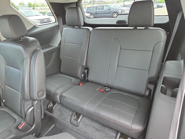 Used 2021 Chevrolet Traverse RS w/ LPO, Floor Liner Package FWD image 12